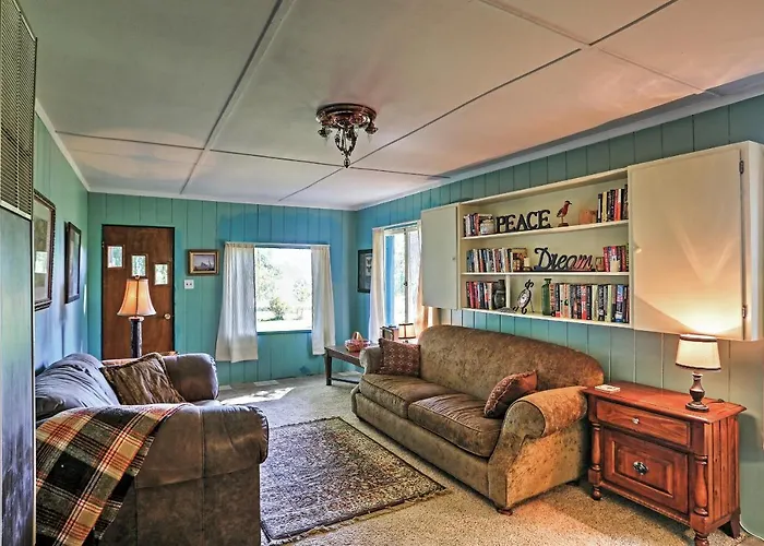 Quiet Durango Farmhouse With Beautiful Yard And Gazebo